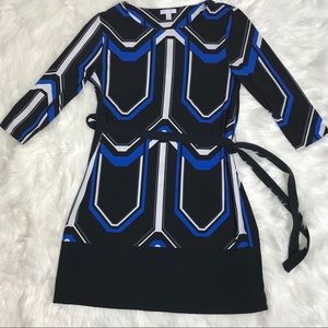 3/26🛍New York and Company blu wht Blk dress L
